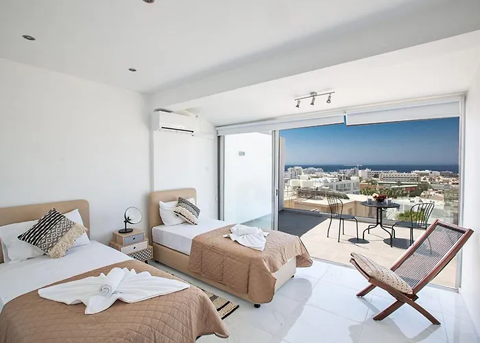 Misia Enas - Modern 2 Bedroom With Sea Views - Close To Apartamento