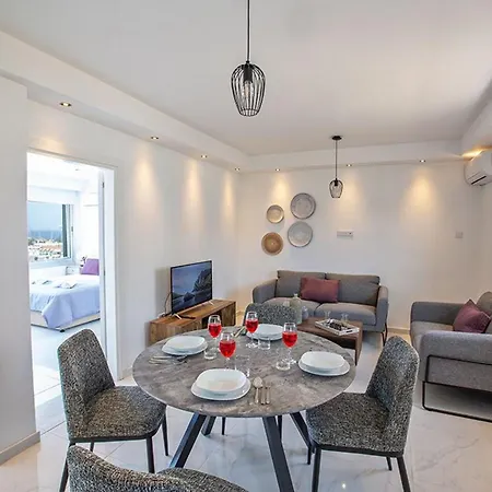 Misia Enas - Modern 2 Bedroom With Sea Views - Close To *