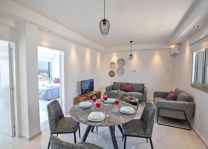 Misia Enas - Modern 2 Bedroom With Sea Views - Close To *